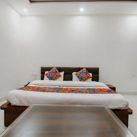 Fabexpress Yuvan Gouharganj Екстер'єр фото